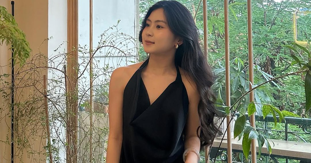Thiết kế cổ yếm thoáng nhẹ, phù hợp với những ngày hè nắng nóng