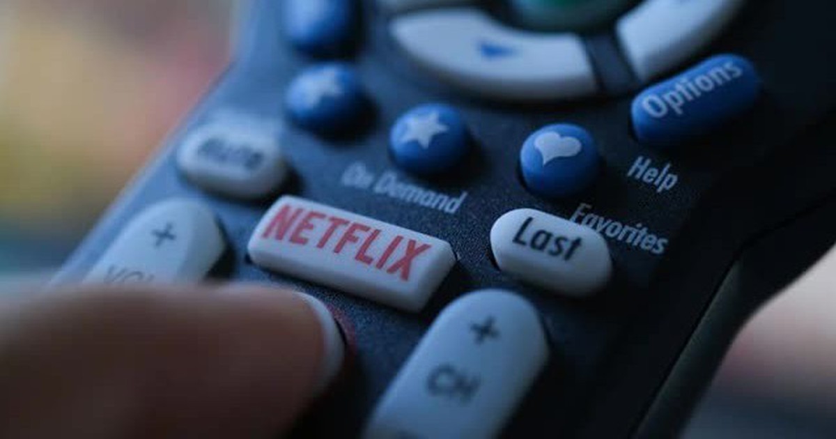 Tại sao các hãng TV vẫn nhồi nhét nút bấm lên điều khiển?