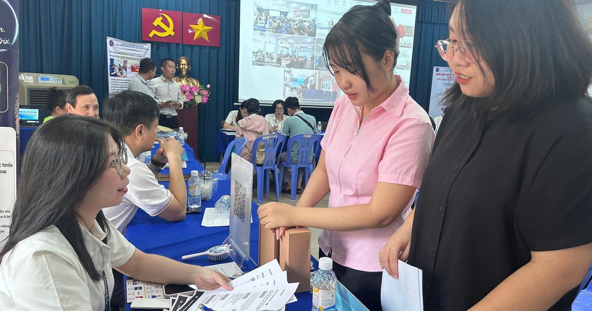 Việc làm lương hơn 20 triệu đồng tuyển gấp, có nơi cần 200 người mỗi tháng