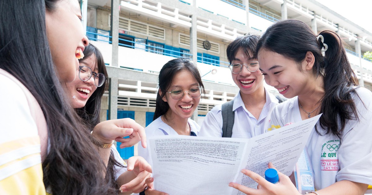 Hết thời 'học gạo' ngữ pháp, luyện đề máy móc tiếng Anh
