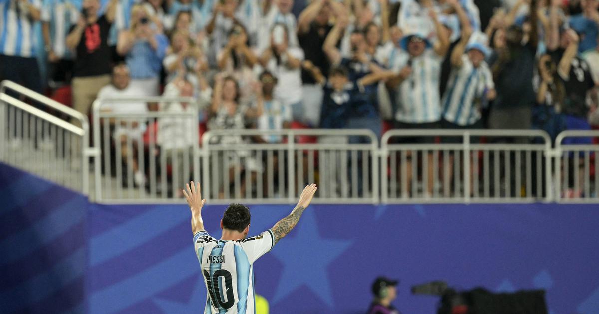 HLV Scaloni ngất ngây hạnh phúc: ‘Không còn từ ngữ nào nữa để miêu tả Messi’
