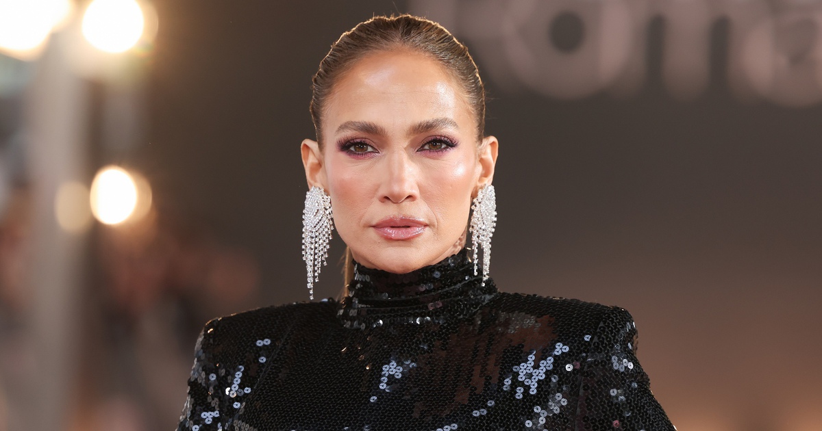 Jennifer Lopez t&igrave;m lại ch&iacute;nh m&igrave;nh sau cuộc ly h&ocirc;n ồn &agrave;o với Ben Affleck