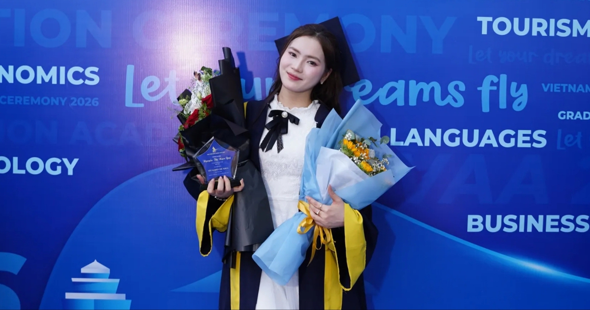 Từng bật khóc vì lỡ hẹn ước mơ, nữ sinh trở thành thủ khoa toàn trường