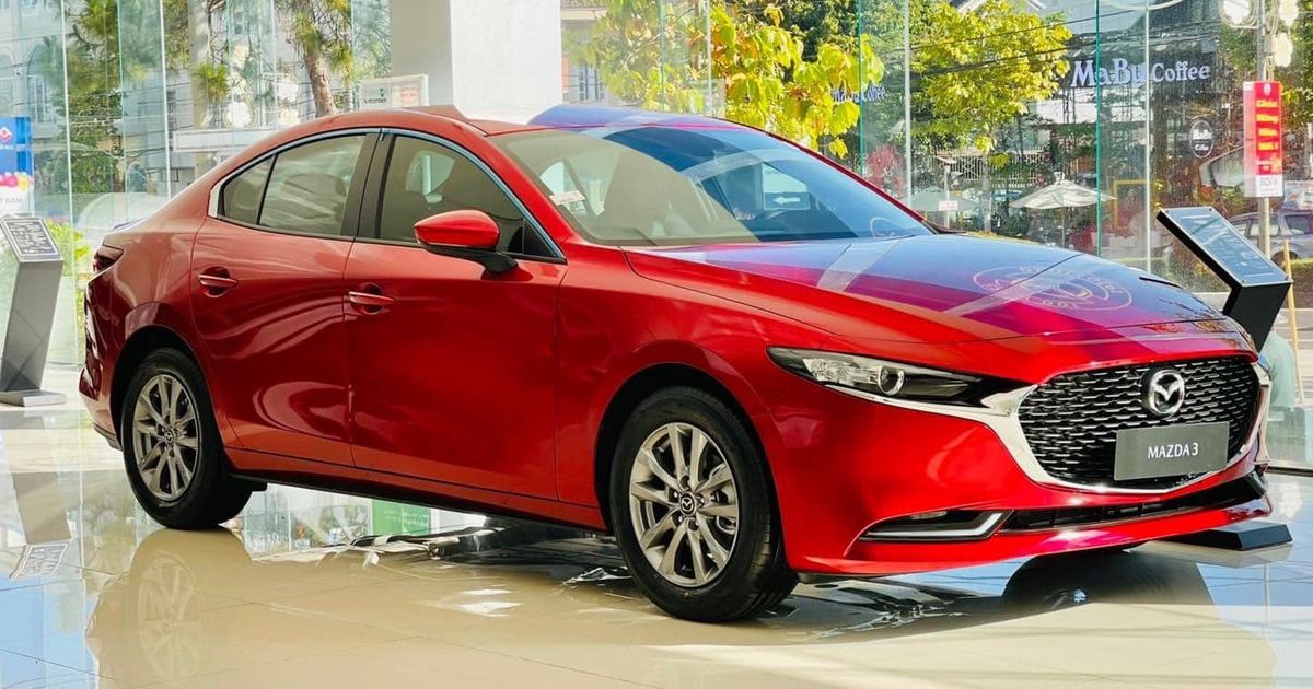 Sedan hạng C dưới 900 triệu bất ngờ tăng trưởng, Mazda3 bán gấp 3 lần Honda Civic