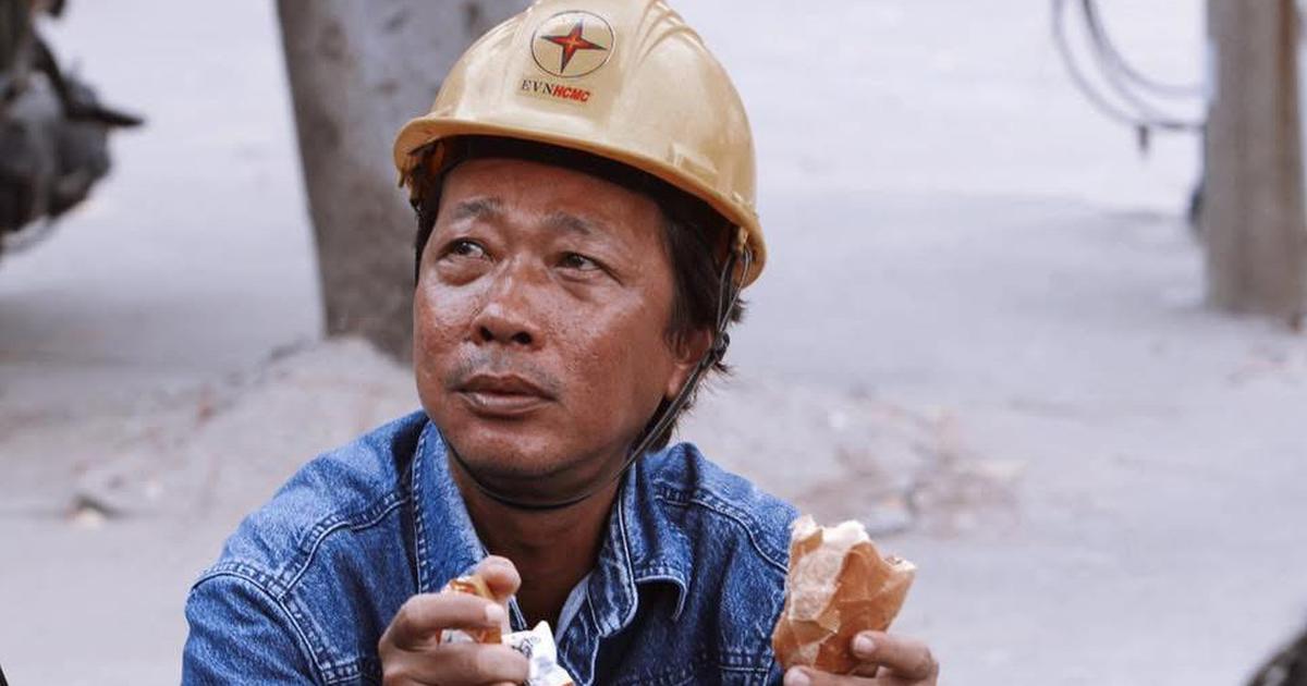 Những khoảng lặng giữa dòng điện