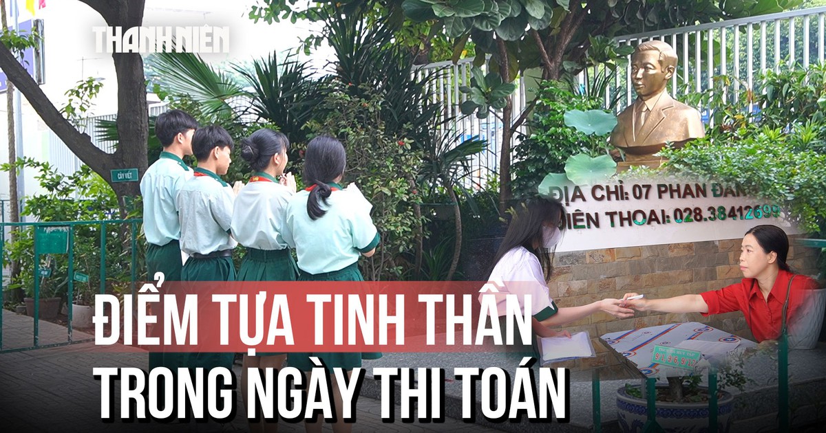 Thí sinh thi lớp 10 'nguyện cầu' và nhận socola lấy tinh thần trước giờ G