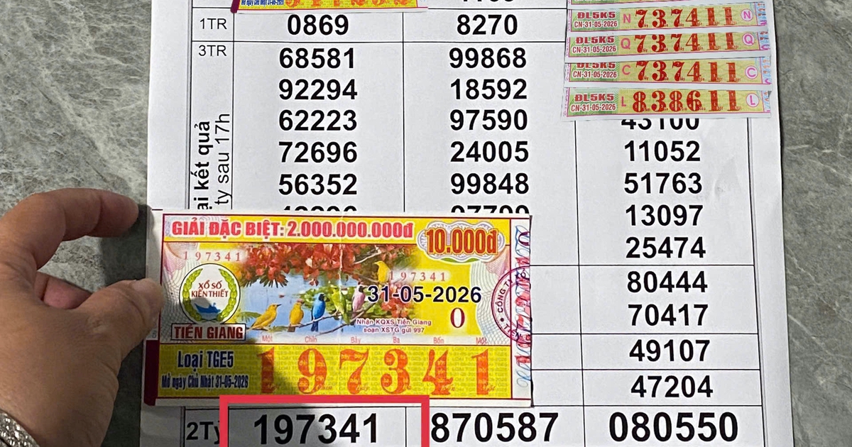 Mua vé số khi đi chợ, người phụ nữ trúng độc đắc 2 tỉ xổ số miền Nam