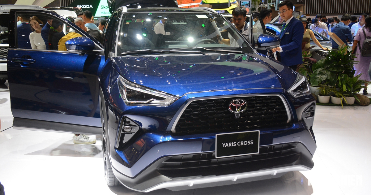 Yaris Cross trở thành ô tô Toyota bán chạy nhất Việt Nam, Hilux hút khách hơn Vios