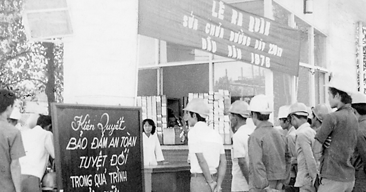 Dòng điện đi qua ba thế hệ thắp sáng