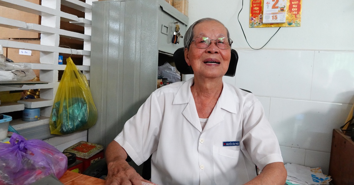 Chuyện tử tế: Hơn 30 năm chữa bệnh miễn phí