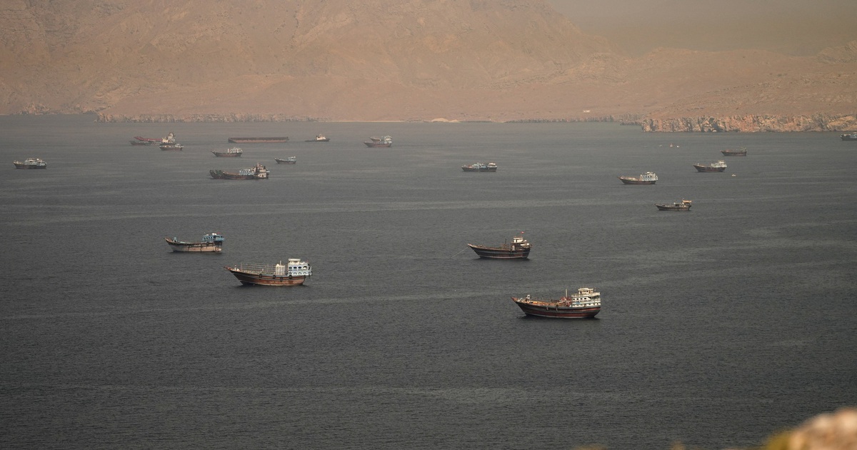 Eo biển Hormuz vẫn còn 80 quả thủy lôi gây ùn tắc