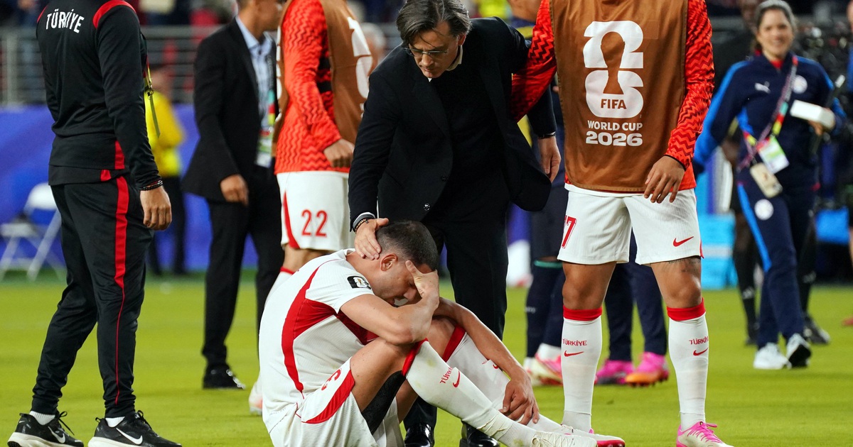 Báo Thổ Nhĩ Kỳ 'sốc nặng' vì đội nhà bị loại sớm khỏi World Cup, HLV Montella sắp mất việc