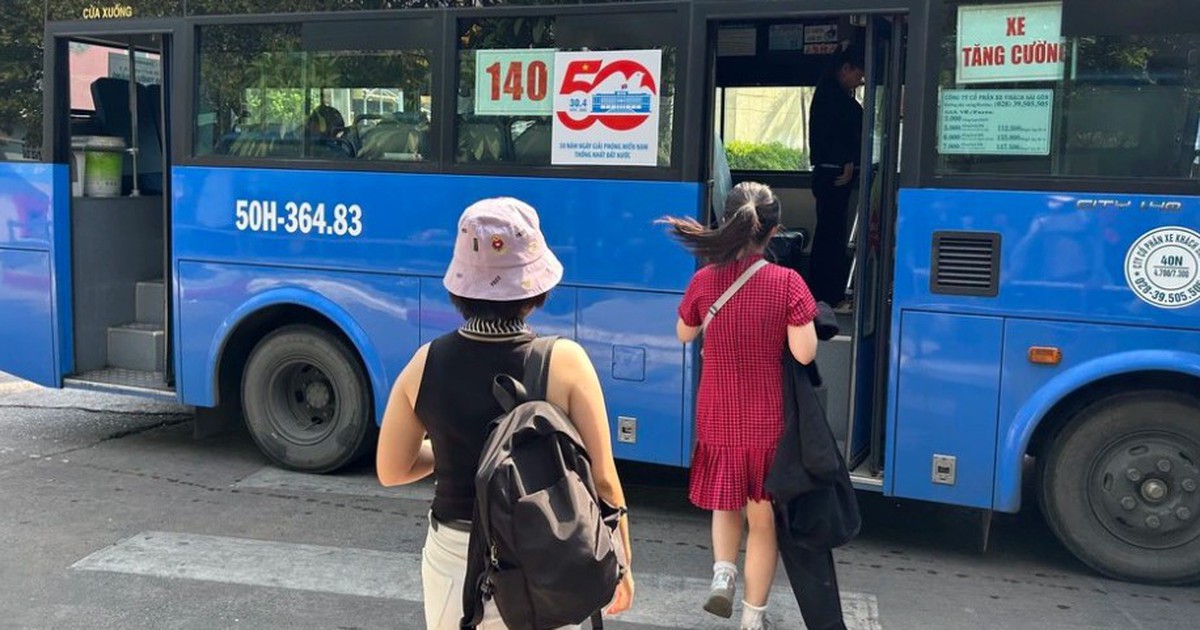 Từ 1.7, TP.HCM miễn vé xe buýt: Nhiều người mong mỏi điều này
