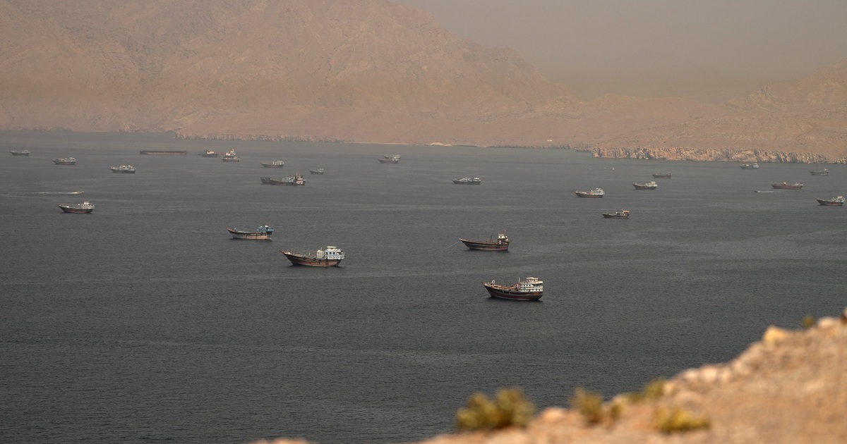 Iran lại đóng cửa eo biển Hormuz