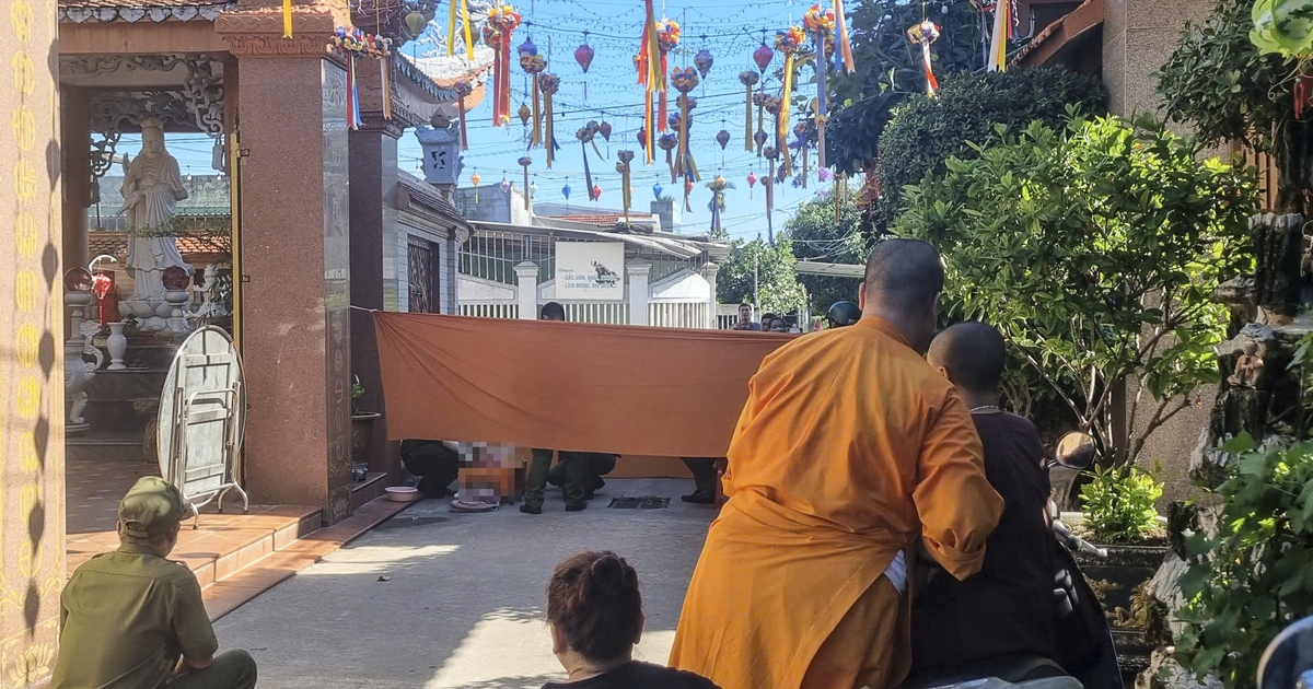 Phát hiện thi thể trẻ sơ sinh trong túi xách đặt trước cổng chùa