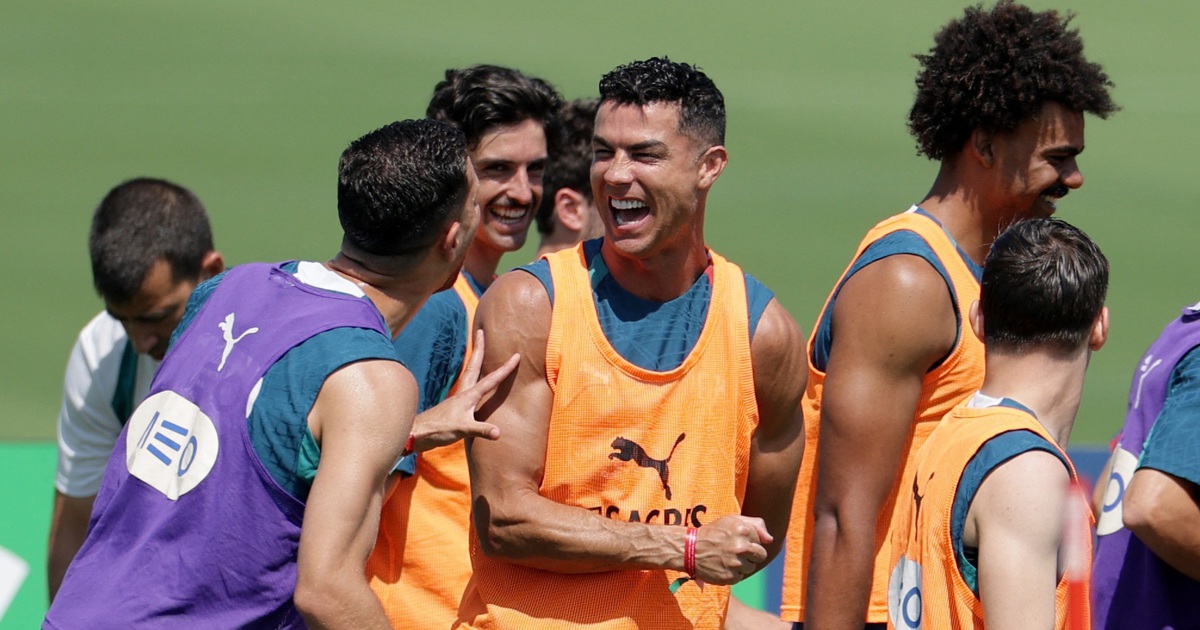 Sao MU bảo vệ Ronaldo, nói lời gay gắt: Có những người không muốn Bồ Đào Nha thắng