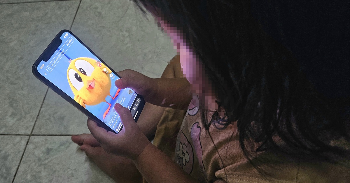 Nghiện lướt video ngắn: Bác sĩ cảnh báo hệ lụy ở trẻ nhỏ và thanh thiếu niên