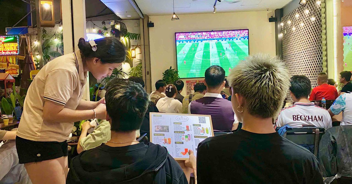 Ca đêm mùa World Cup: Cơ hội kiếm thêm thu nhập