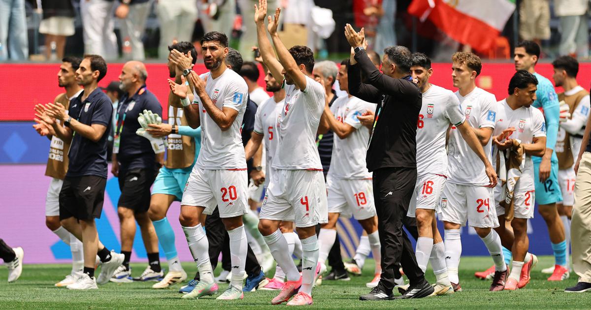 Đội tuyển Iran để lại mẩu giấy viết tay gây xúc động: Cảm ơn Los Angeles đã...