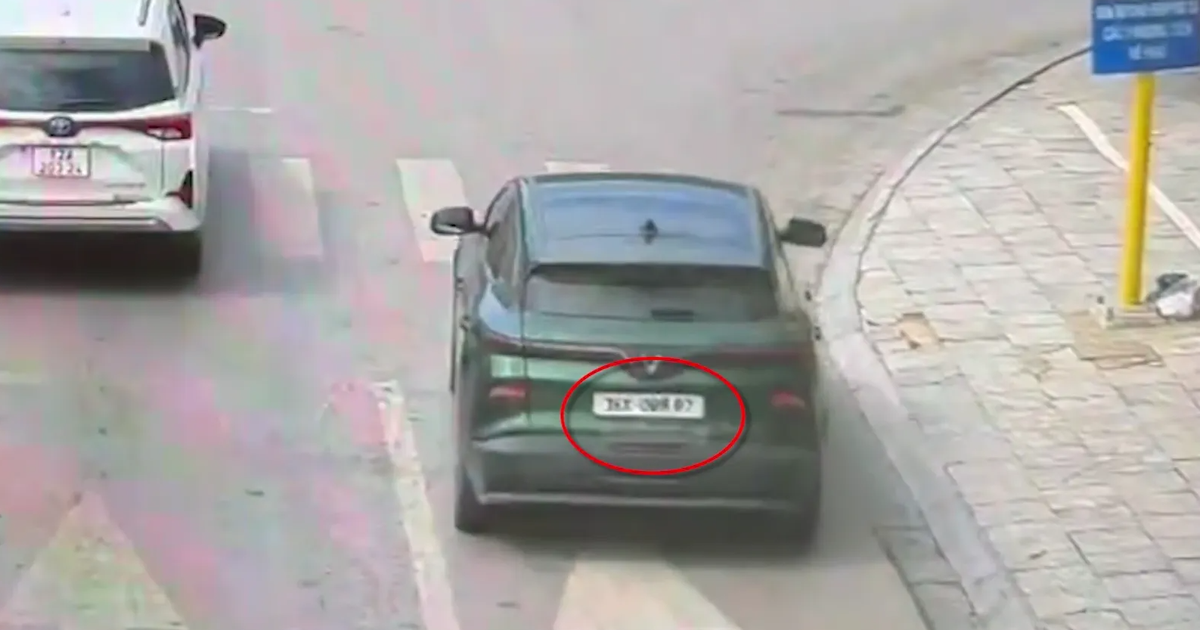 T&agrave;i xế d&ugrave;ng băng d&iacute;nh 'sửa' biển số xe để đối ph&oacute; camera AI