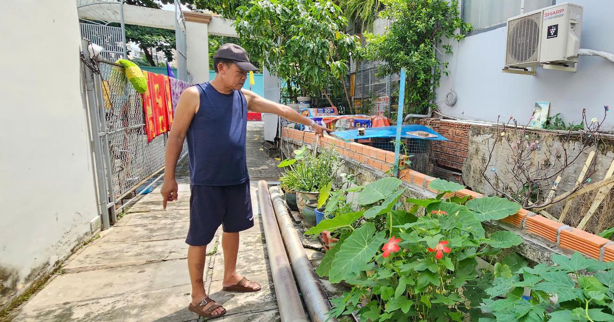 Rạch Ông Dí bị lấn chiếm? Người dân TP.HCM nói mưa lớn là nước tràn vào nhà