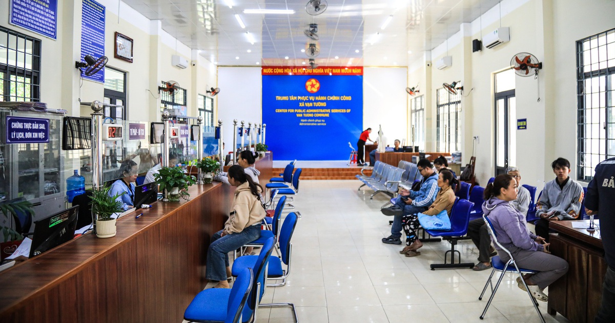 Quảng Ng&atilde;i: Tạm dừng bổ nhiệm, bổ sung cấp ủy v&agrave; điều động c&aacute;n bộ