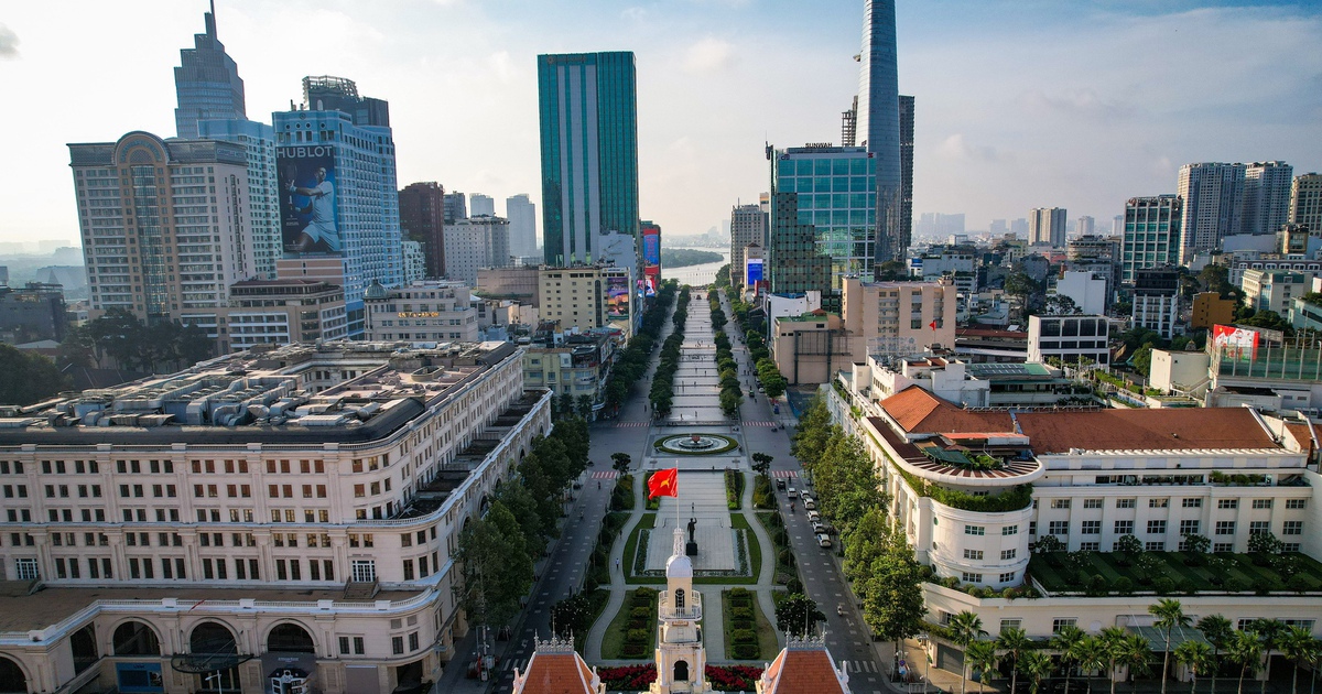 Hạn chế tối đa xây trụ sở, trung tâm hành chính mới
