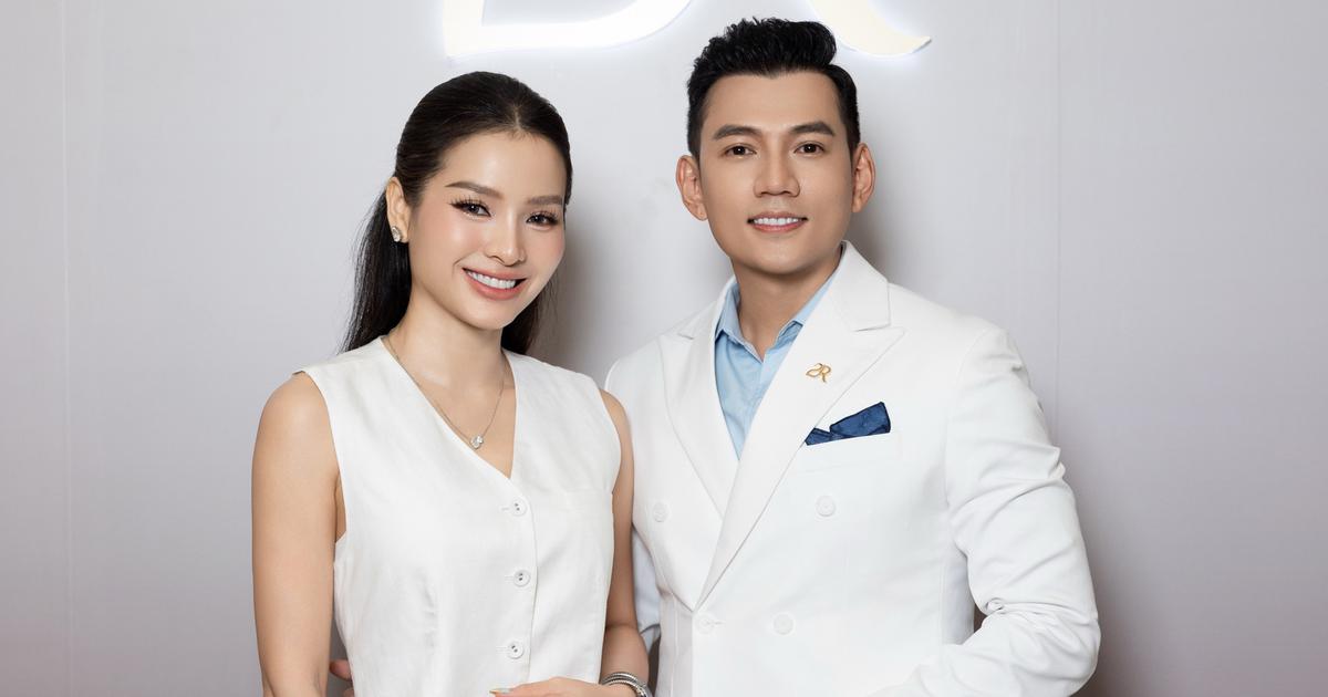Phương Trinh Jolie rạng rỡ đến ủng hộ chồng kém tuổi lấn sân kinh doanh