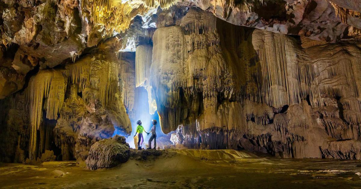 Bên trong 'cung điện thạch nhũ' của hang động mới phát hiện ở Phong Nha - Kẻ Bàng