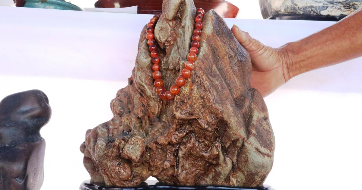 Lạc vào thế giới đá nghệ thuật giữa biển Tam Thanh