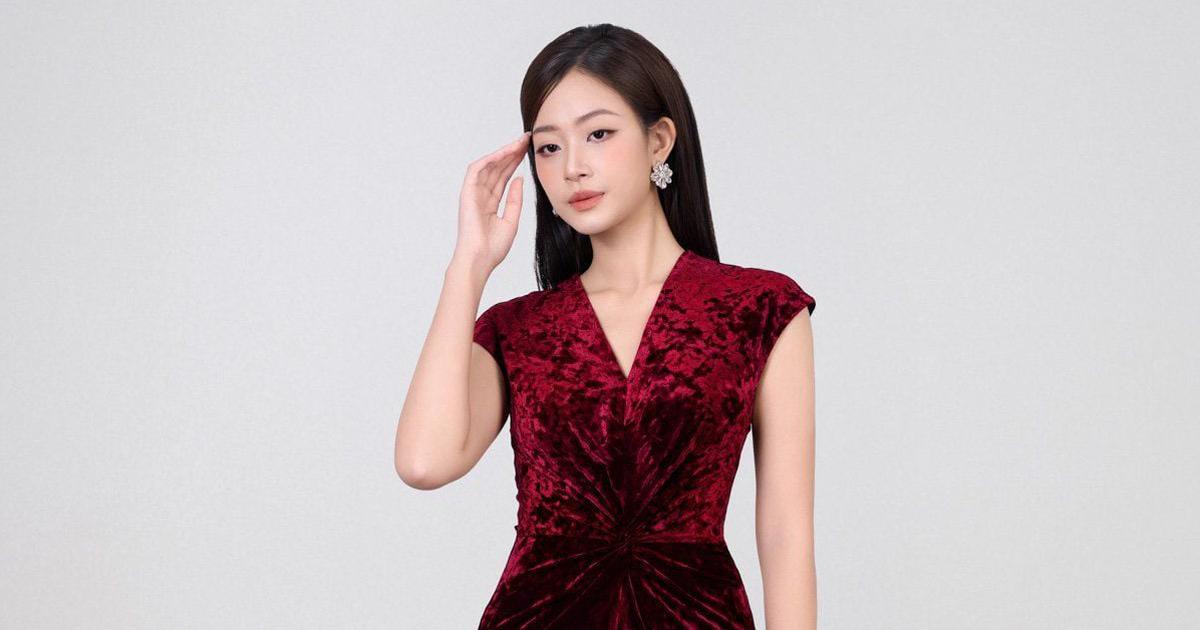 Không cần hở bạo, váy xẻ tà vẫn khiến nàng nổi bật