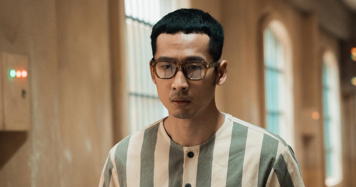 H&igrave;nh ảnh 'đi t&ugrave;' của Tuấn Trần trong &lsquo;Trại giam hạnh ph&uacute;c&rsquo; g&acirc;y x&ocirc;n xao