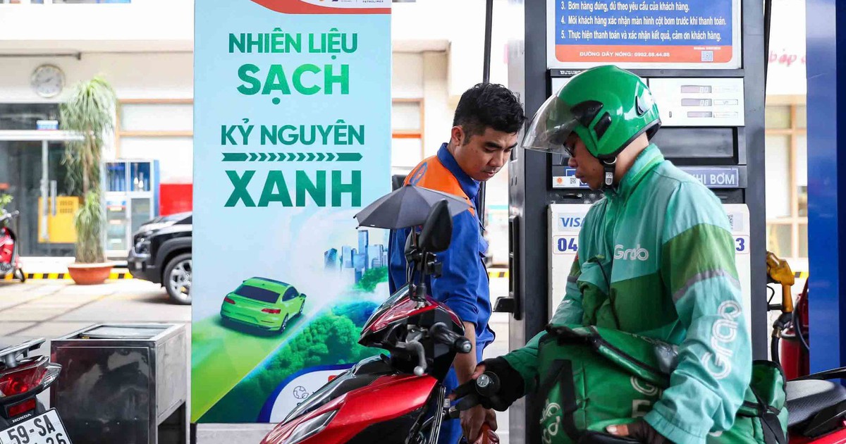 Nên giảm thuế xăng dầu đến hết năm nay