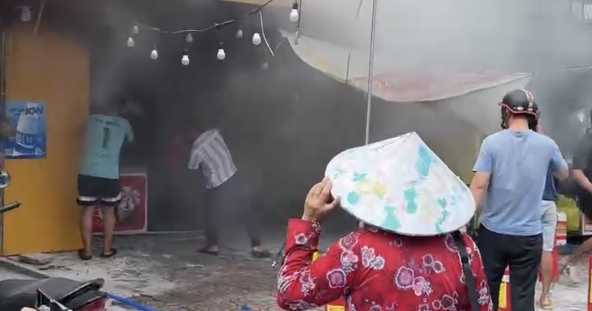 Ch&aacute;y cửa h&agrave;ng b&aacute;n tr&aacute;i c&acirc;y nhập khẩu ở Cần Thơ