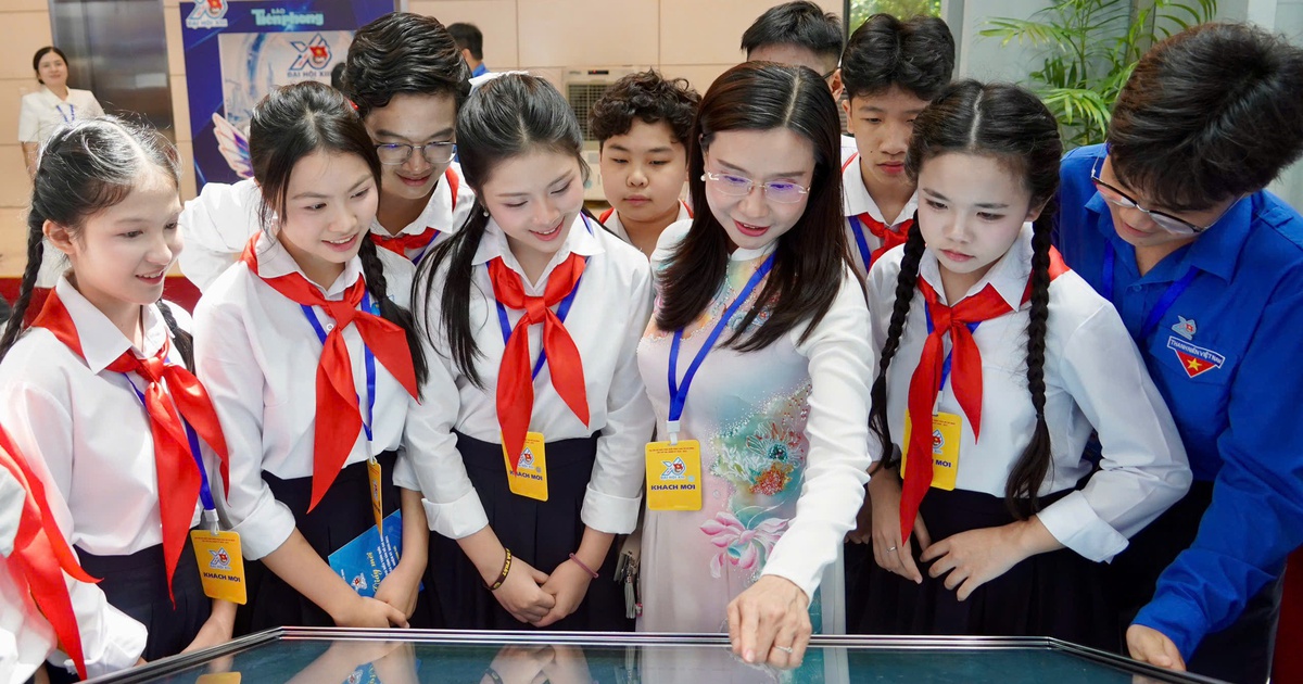 Từ đội viên hôm nay đến đoàn viên ngày mai