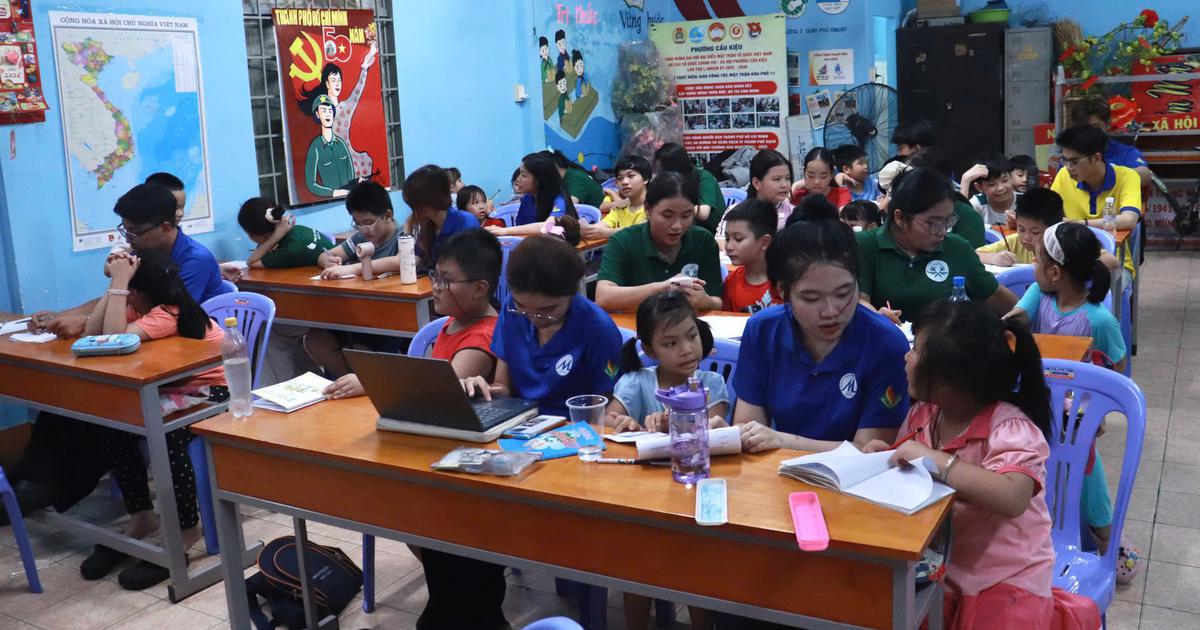 T&igrave;m hoạt động h&egrave; miễn ph&iacute; ở TP.HCM: Lớp tiếng Anh k&egrave;m 1-1 cho trẻ em