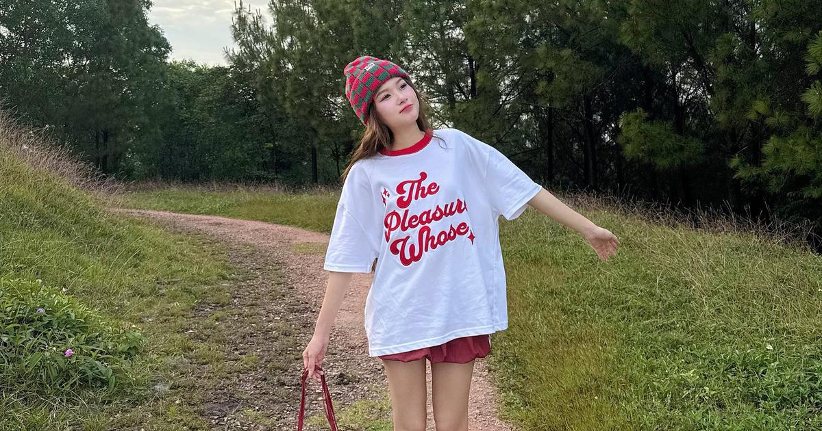 Phá vỡ sự đơn điệu với áo oversized đầy ngẫu hứng