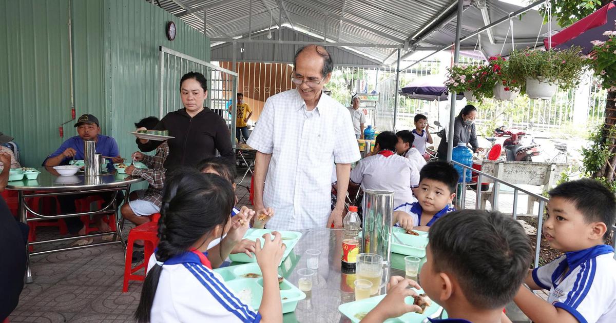Chuyện tử tế: Quán cơm 0 đồng và tấm lòng của vị linh mục