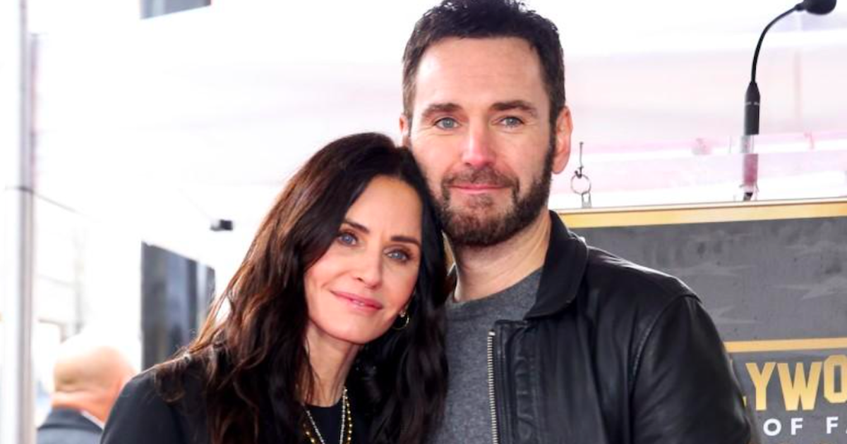 Courteney Cox của loạt phim 'Friends' chia tay bạn trai k&eacute;m 12 tuổi
