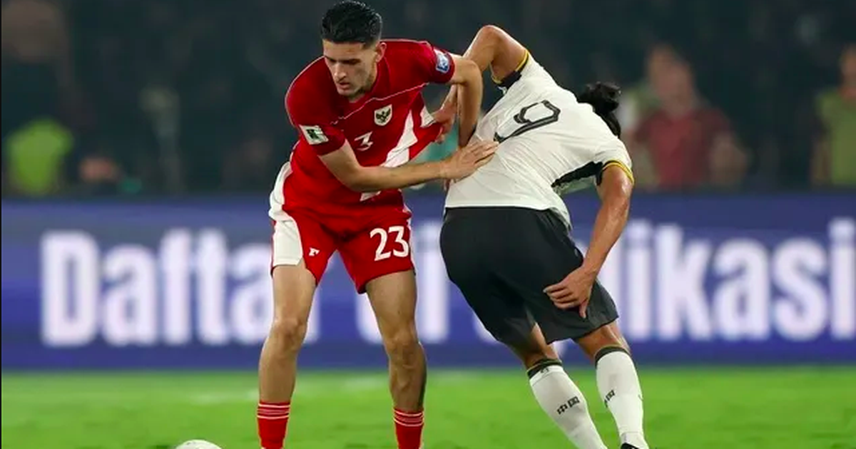Thầy Kim lấy sổ ghi chép mọi số liệu các đối thủ tại AFF Cup, ai đáng sợ nhất?