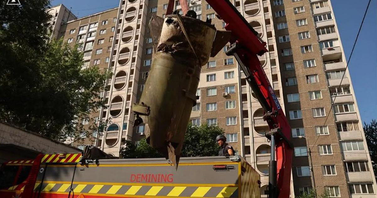 Nga tấn công Kyiv, Ukraine tập kích hai nhà máy lọc dầu