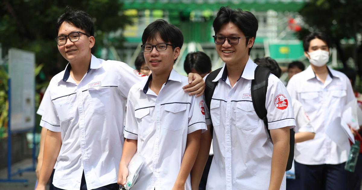 Chấm thi tốt nghiệp THPT m&ocirc;n văn theo rubric: Hạn chế 'mưa' điểm 9 trở l&ecirc;n