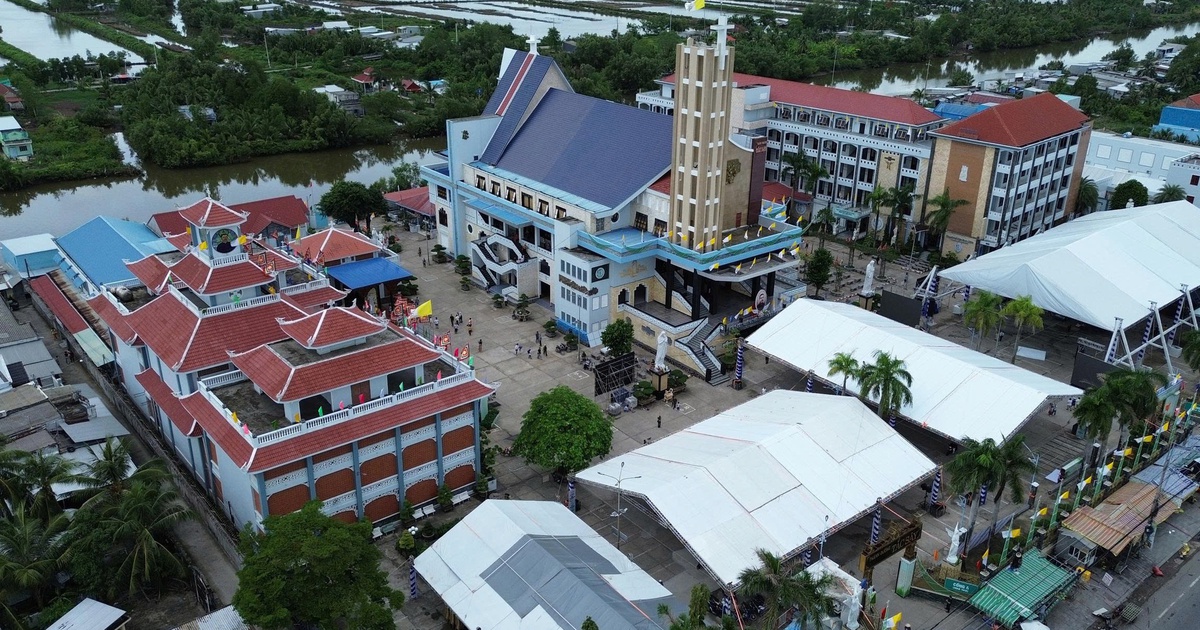 Cận cảnh quảng trường lễ tuy&ecirc;n phong Ch&acirc;n phước cha Trương Bửu Diệp trước ng&agrave;y đ&oacute;n 70.000 người