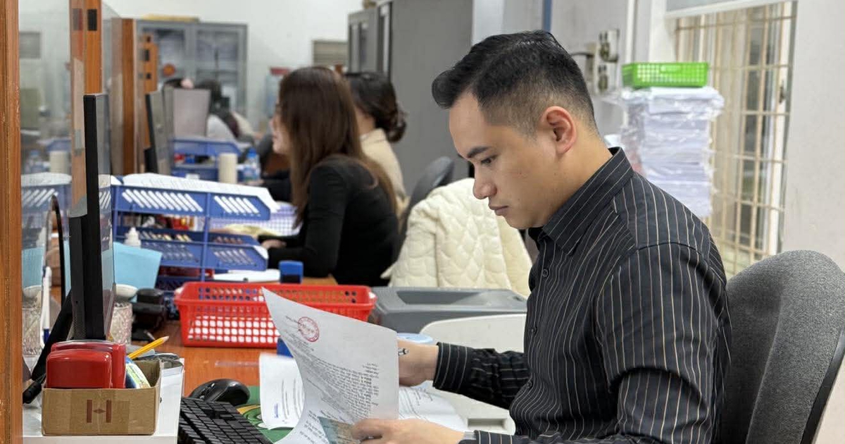 Từ ng&agrave;y mai 1.7, vi&ecirc;n chức c&oacute; th&ecirc;m quyền nhưng cũng bị siết tr&aacute;ch nhiệm