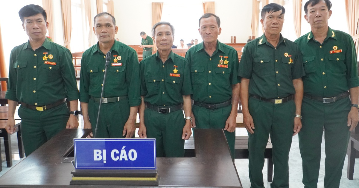6 cựu chiến binh k&ecirc;u oan khi ra t&ugrave;: Thay kiểm s&aacute;t vi&ecirc;n ngay tại t&ograve;a