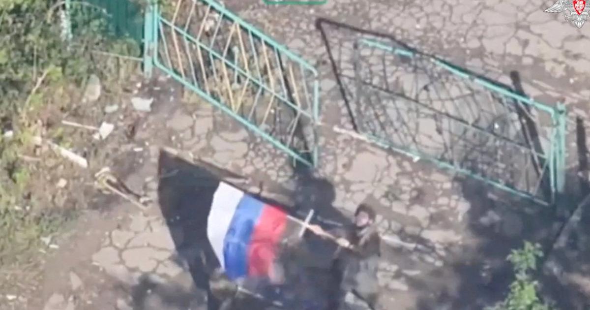 Nga 'gõ cửa' vành đai pháo đài Ukraine