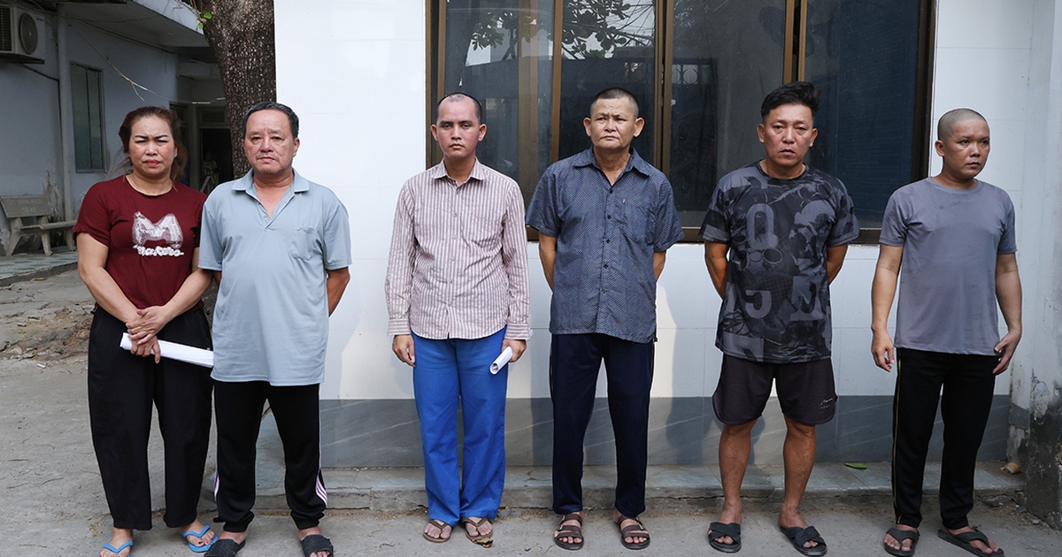 Khởi tố 7 bị can trong vụ lừa b&aacute;n tượng 'đồng đen' 300 tỉ đồng