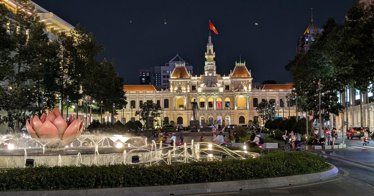 TP.HCM mu&ocirc;n mặt những sắc m&agrave;u khi đ&ecirc;m về