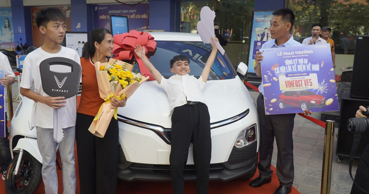 Đăng ký gói mạng 5.000 đồng/ngày, người đàn ông chài lưới trúng ô tô: 'Tưởng bị lừa'