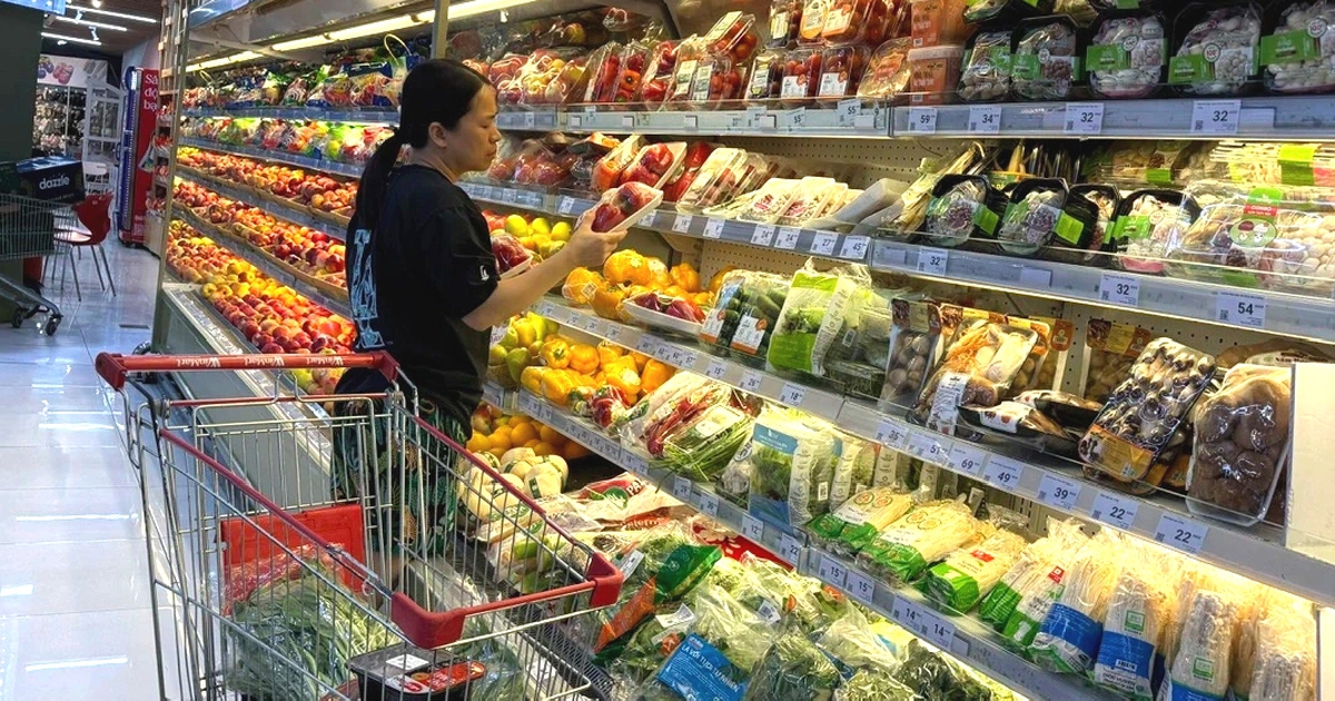 Lạm phát tăng hơn 4%, nhập siêu gần 14 tỉ USD